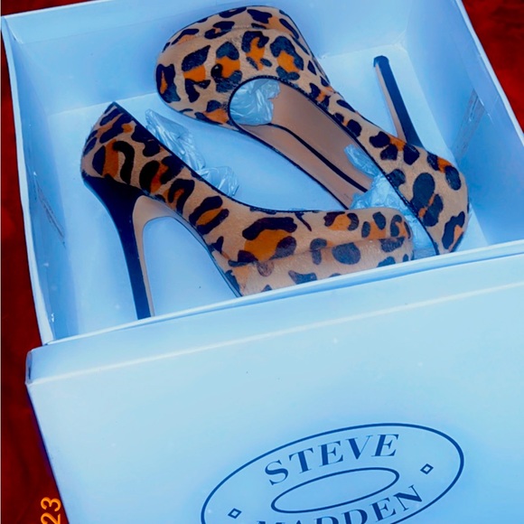 Steve Madden 80’s collection platform stilettos. Cheetah print, real fur, comfy! - Picture 1 of 2